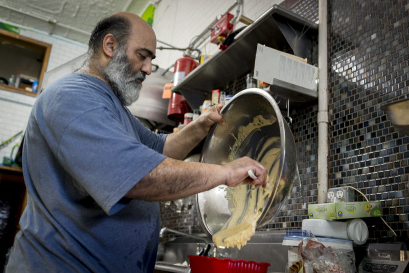 A Bodega Owner’s New Passion: Food From His Home Country